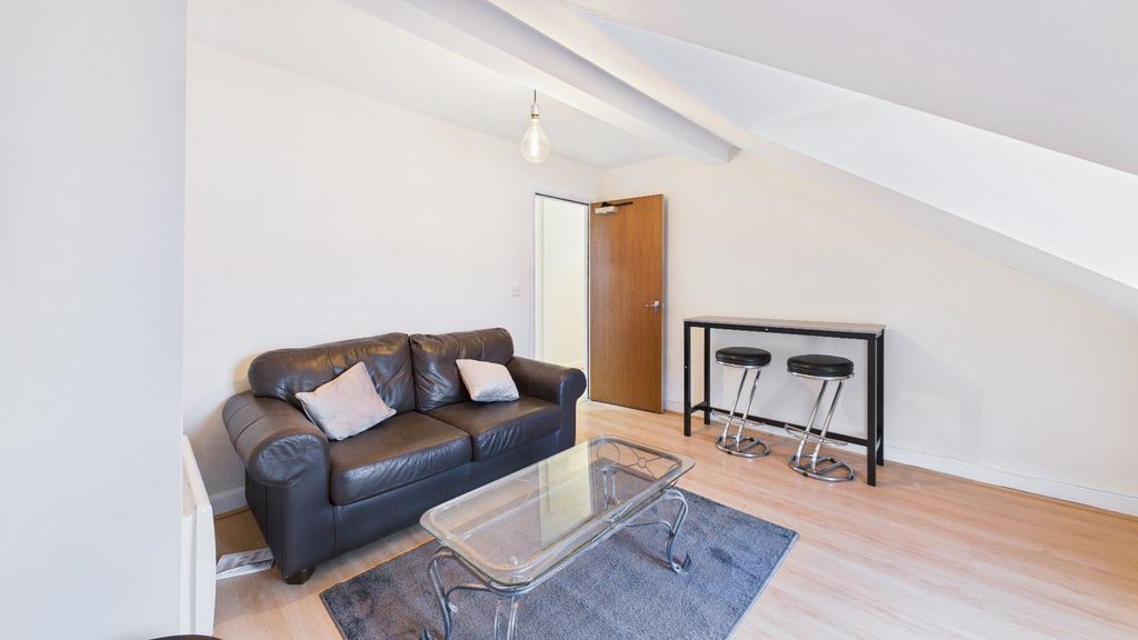 Property photo 3 of 10 4658484