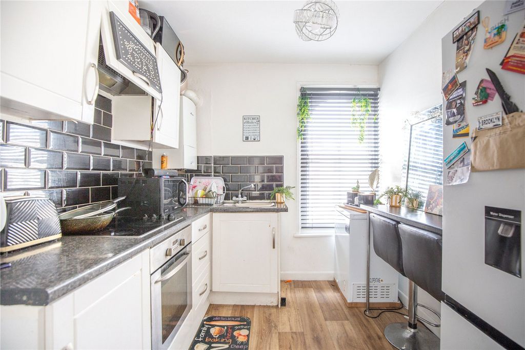 Property photo 2 of 11 Picture No. 01