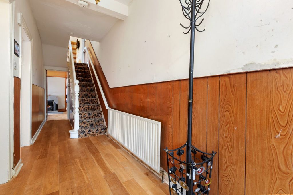 Property photo 2 of 16 Picture No. 03