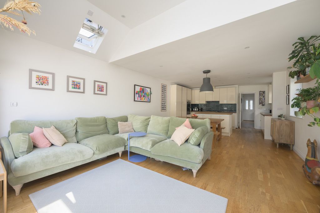 Property photo 2 of 24