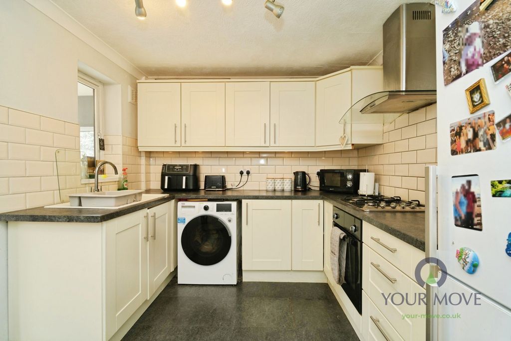 Property photo 3 of 11 Pbox-Img.Jpg