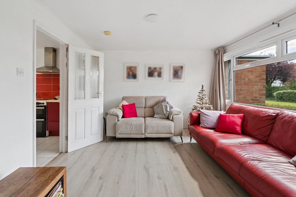 Property photo 2 of 26