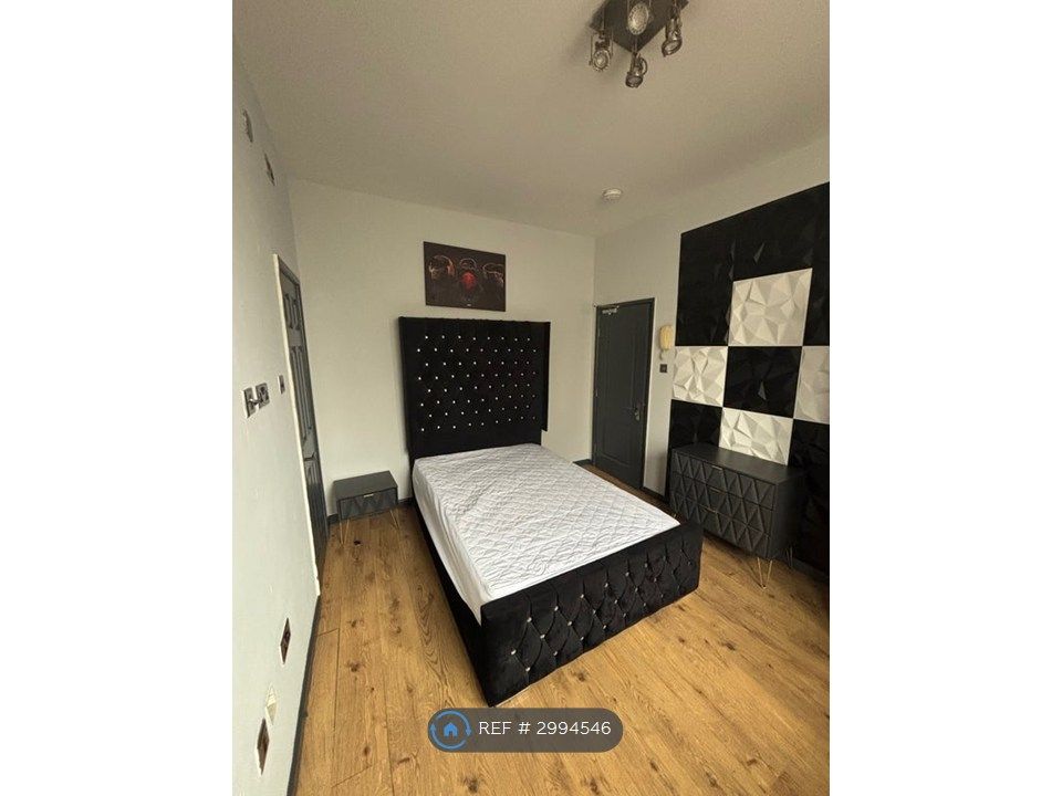 Property photo 1 of 6 Room 1 Bed