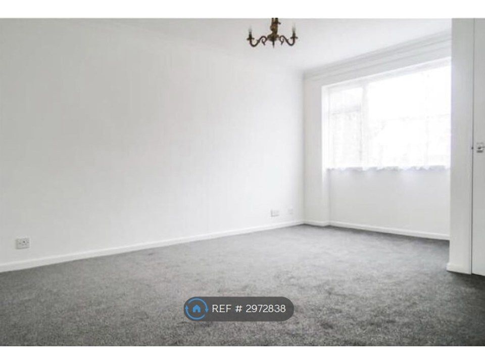 Property photo 3 of 10 Living Room