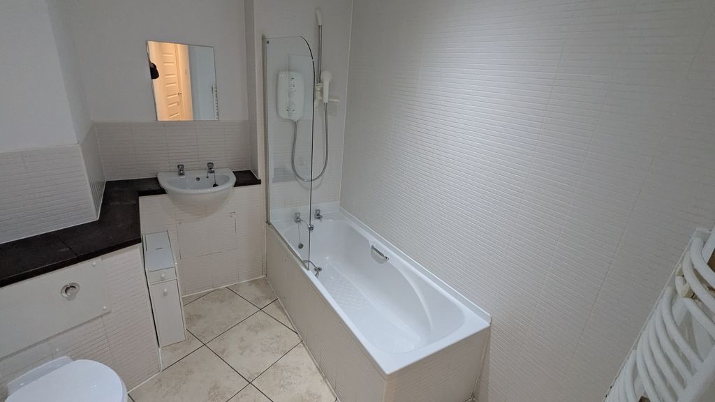 Property photo 3 of 8 Gallery