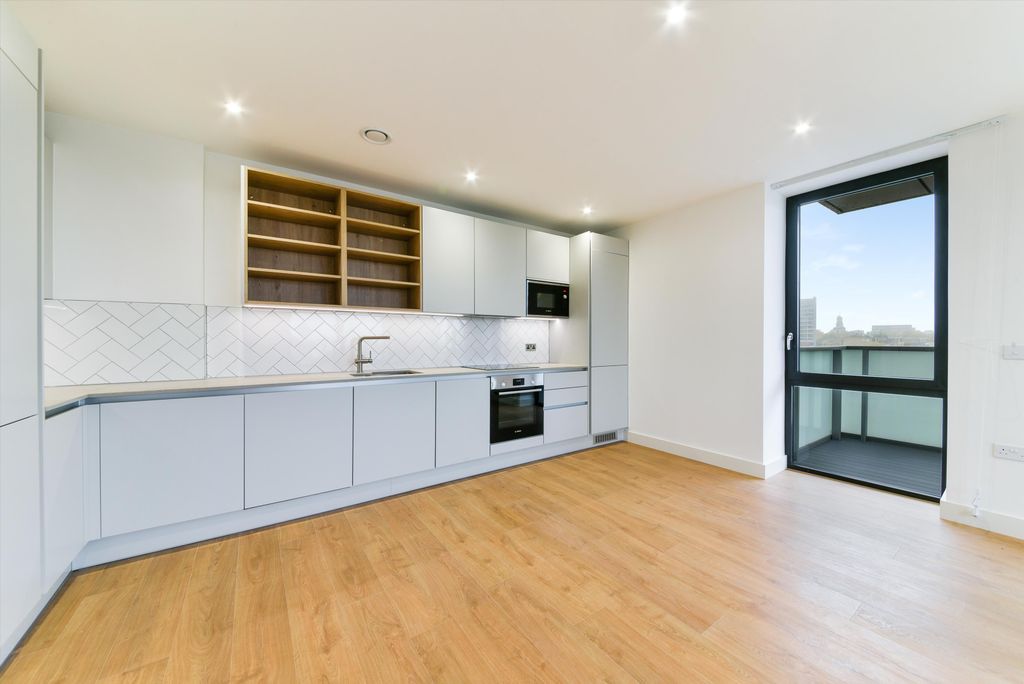 Property photo 2 of 12 Image