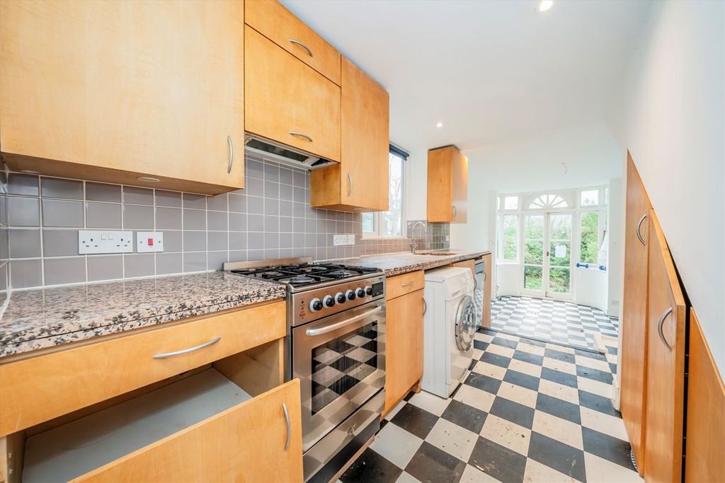 Property photo 3 of 8