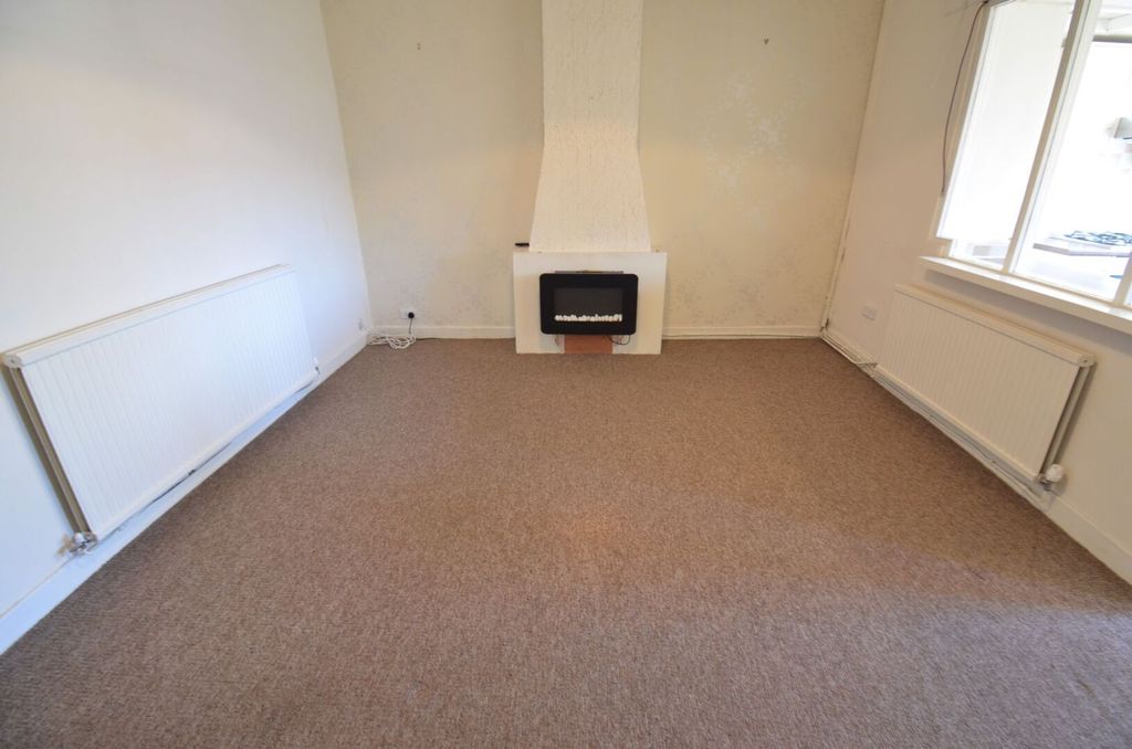 Property photo 3 of 12 Photo 17