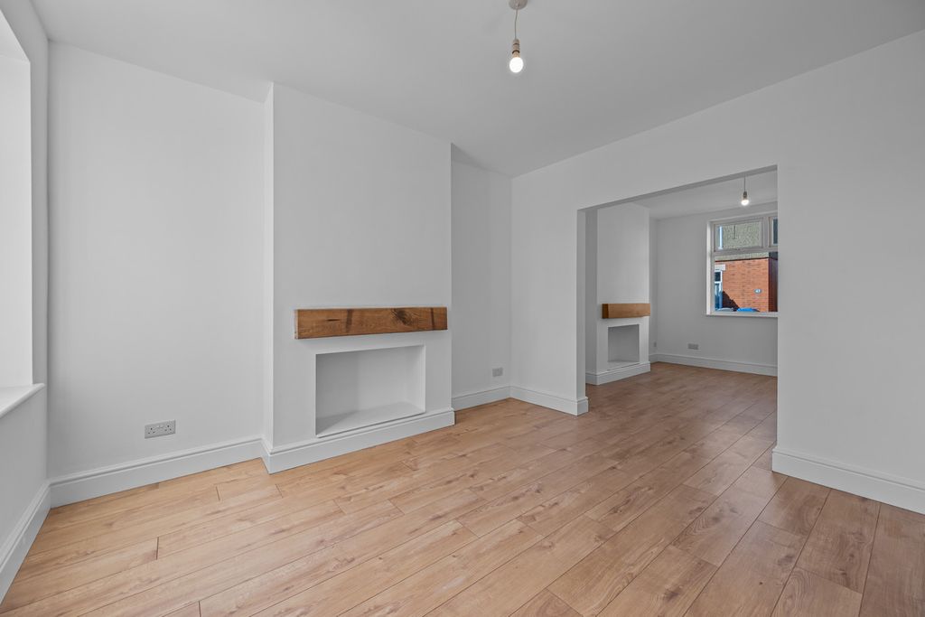 Property photo 3 of 26