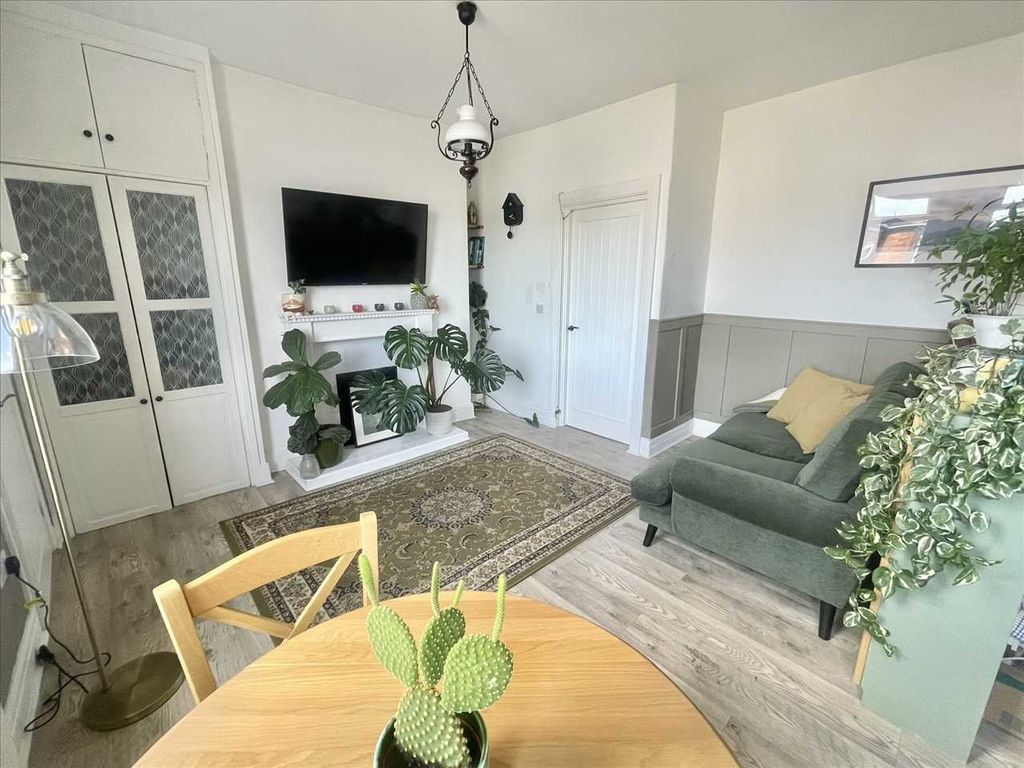 Property photo 3 of 10 Open Plan Lounge/Kitchen