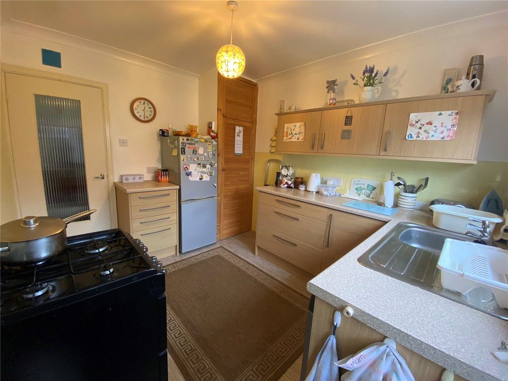 Property photo 2 of 12 Kitchen