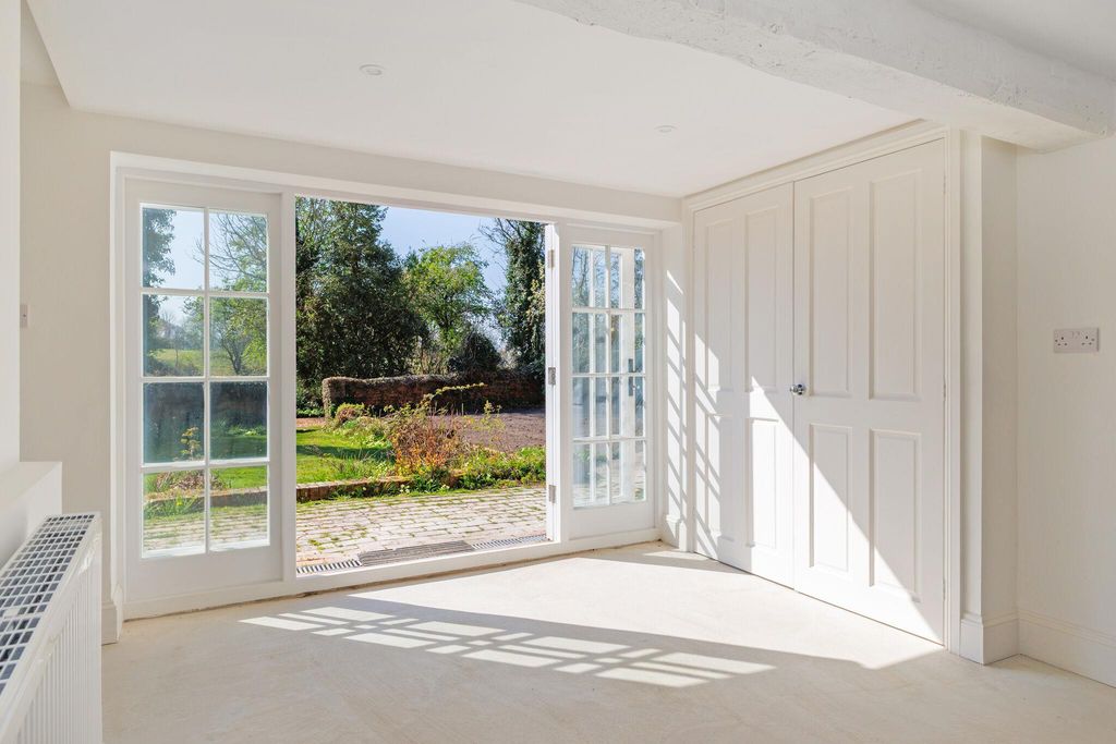 Property photo 3 of 17 Image