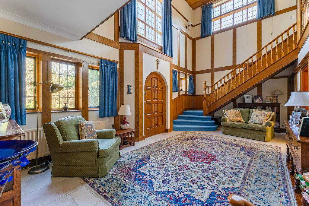 Property photo 2 of 25