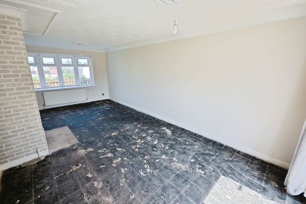 Property photo 3 of 12 Pbox-Img.Jpg