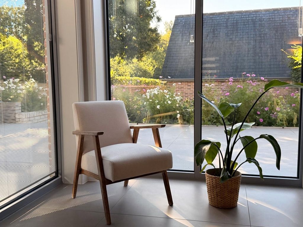 Property photo 3 of 5 Cameo