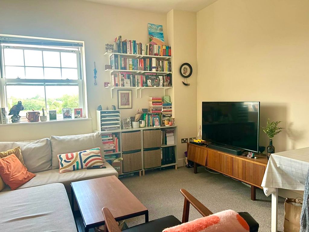 Property photo 3 of 8