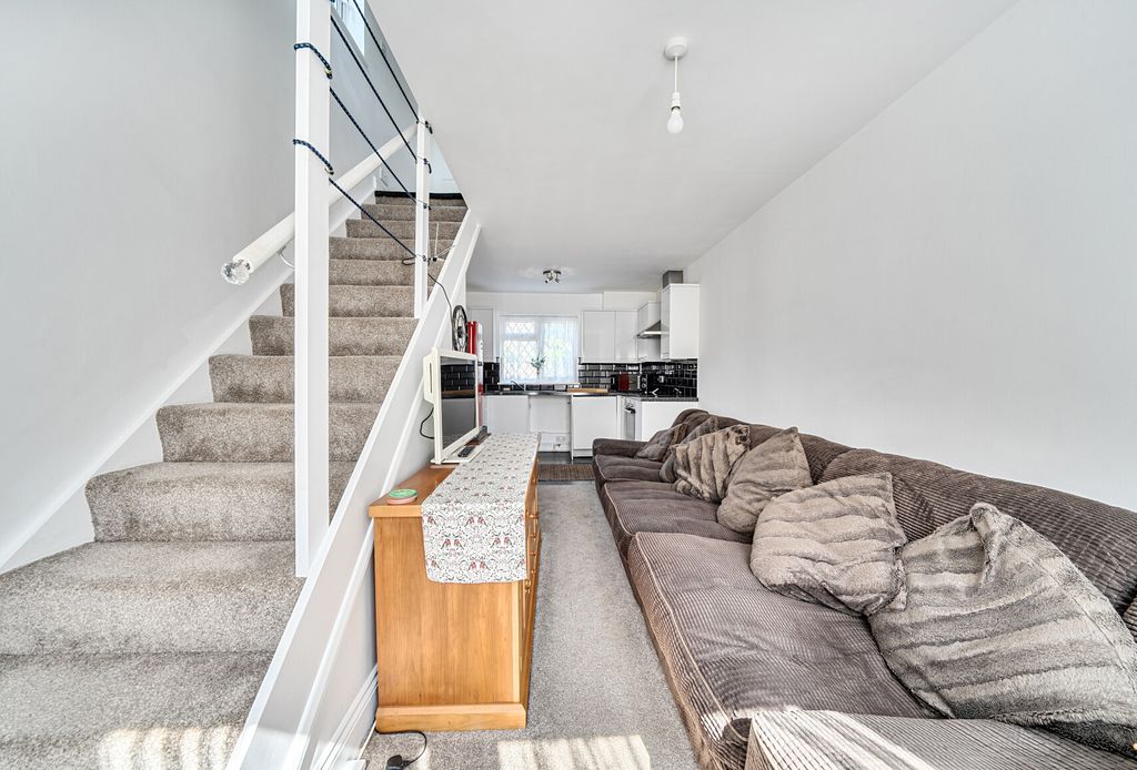 Property photo 2 of 17 1480098-10-6A396A...