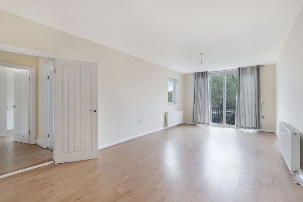 Property photo 3 of 24 Photo 9