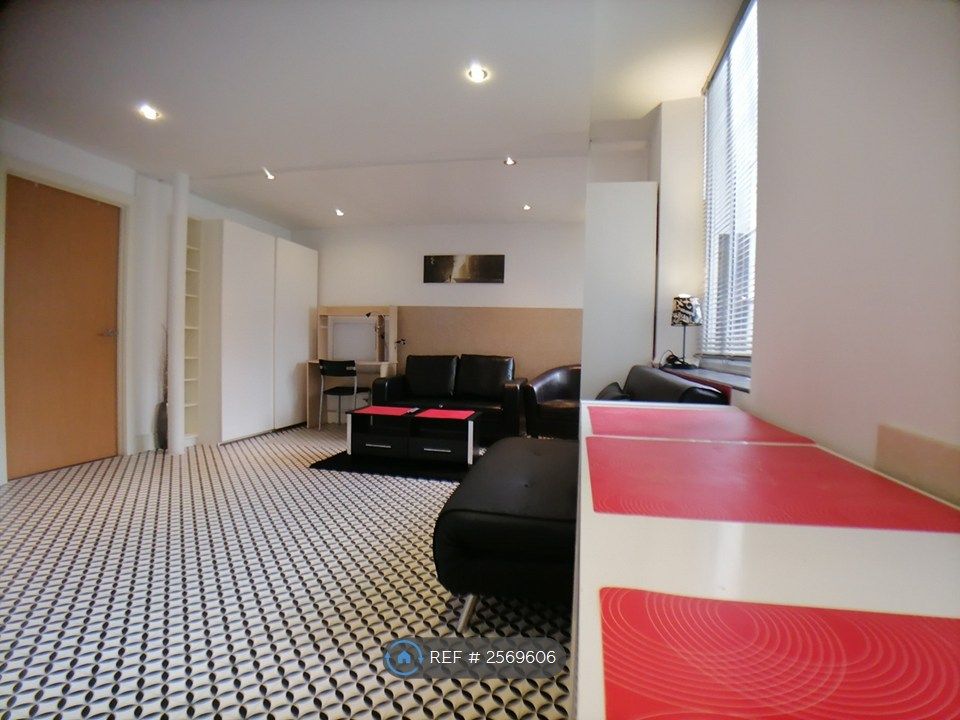 Property photo 2 of 6 Lounge