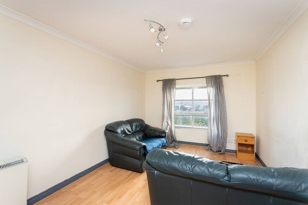 Property photo 3 of 18