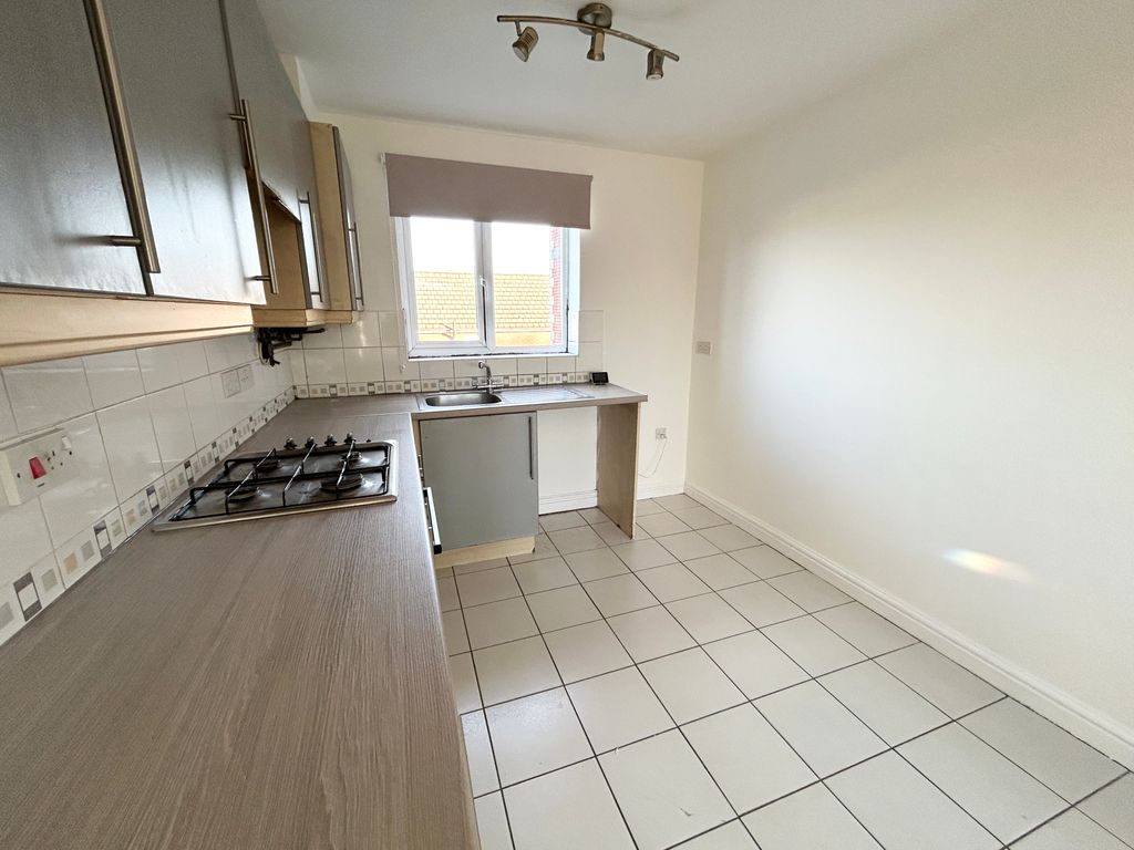 Property photo 2 of 7 Kitchen