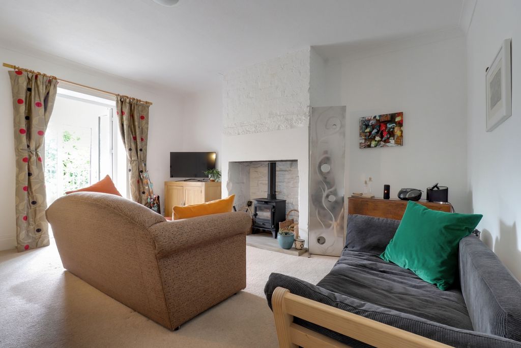 Property photo 1 of 19 5- Martin Mellor Ewemove Colne Valley