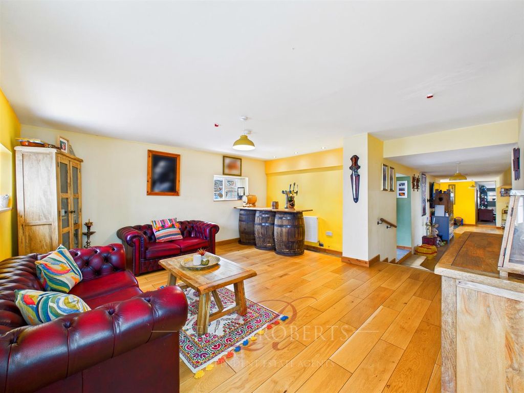 Property photo 2 of 54 Cam04884G0-Pr0063-Still021.Jpg