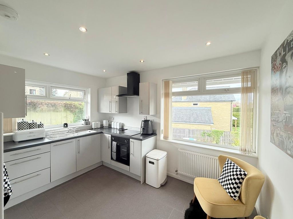 Property photo 2 of 19 Picture No. 30