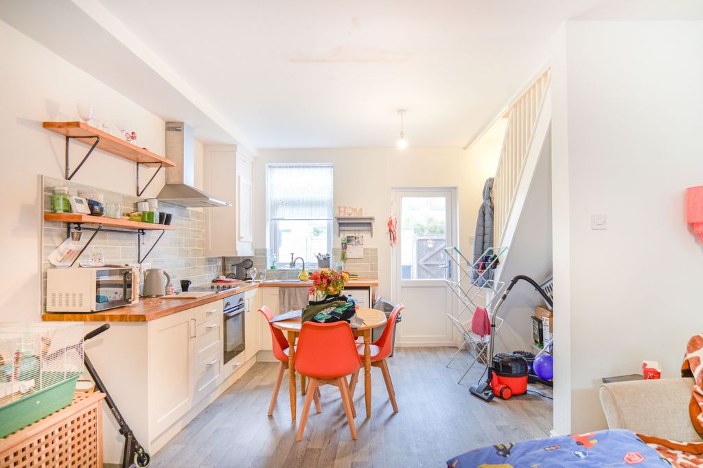 Property photo 3 of 16