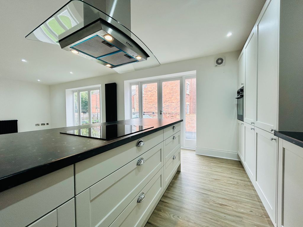 Property photo 2 of 12 Kitchen