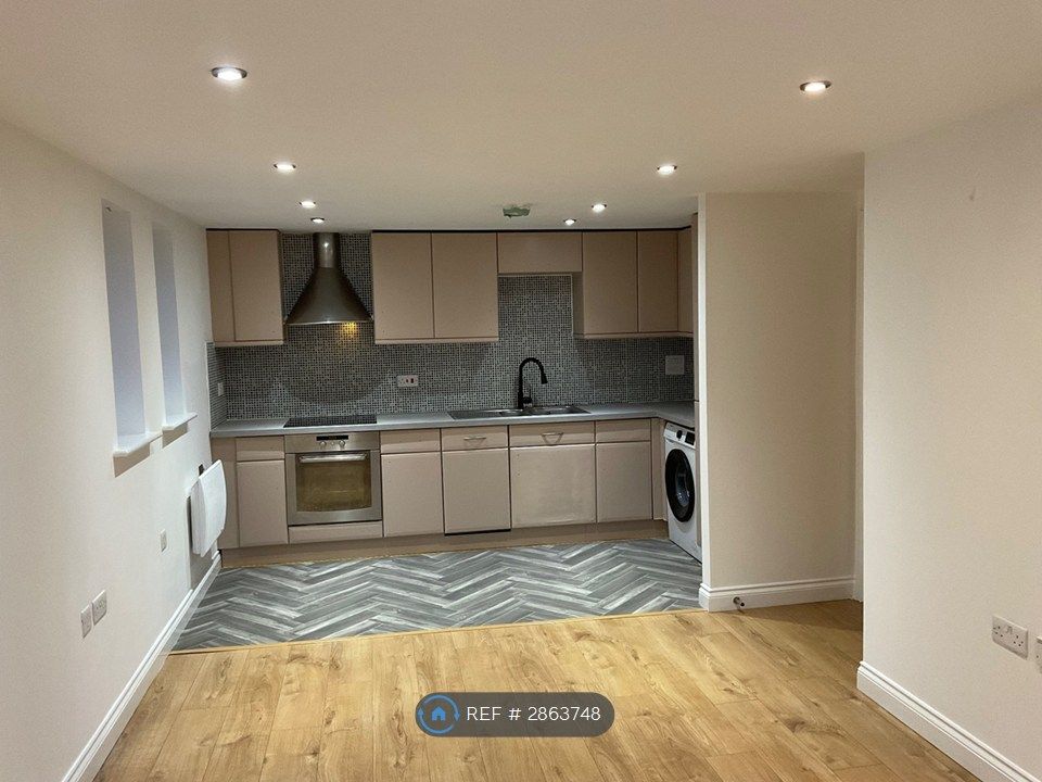 Property photo 1 of 34 Kitchen / Lounge