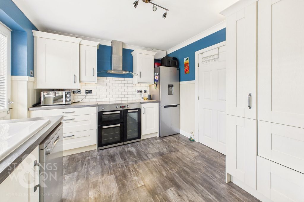 Property photo 3 of 24