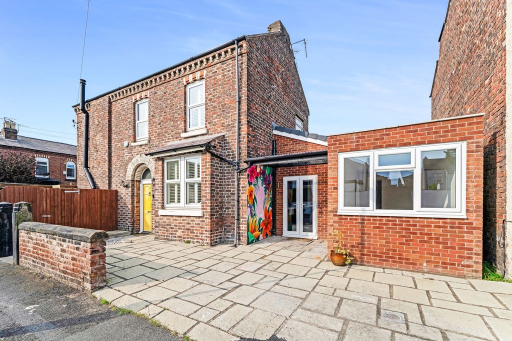 Property photo 1 of 27