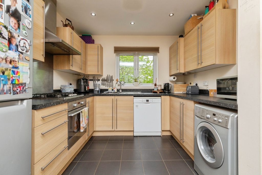 Property photo 2 of 22