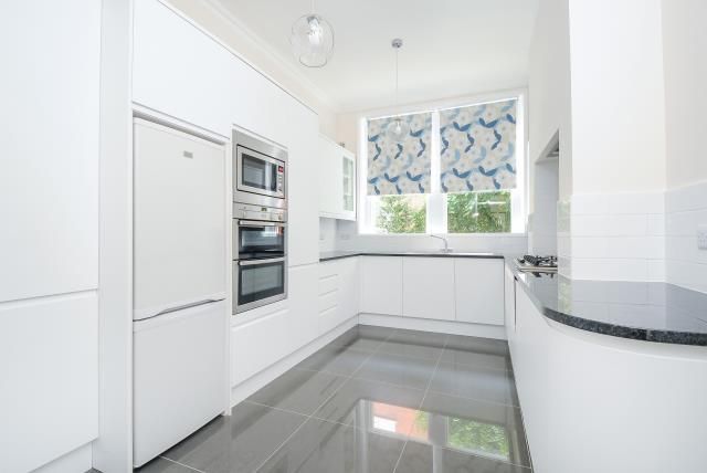 Property photo 2 of 9 Kitchen