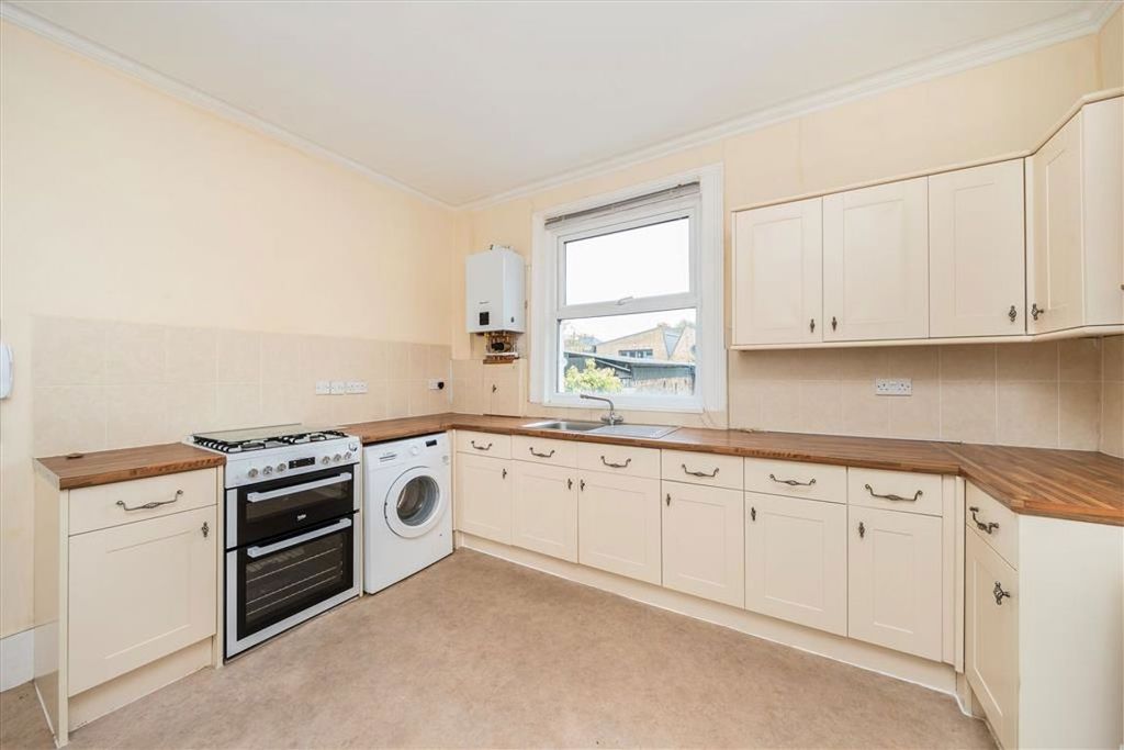 Property photo 3 of 6