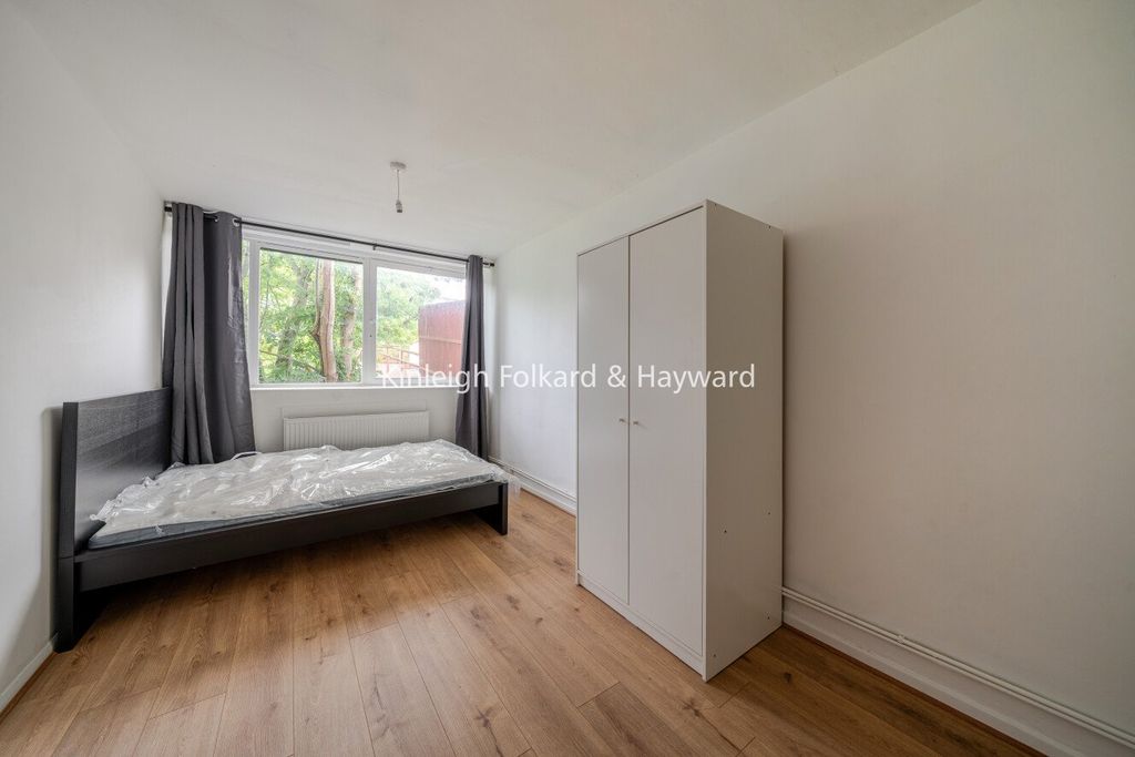 Property photo 2 of 17 Picture No. 01