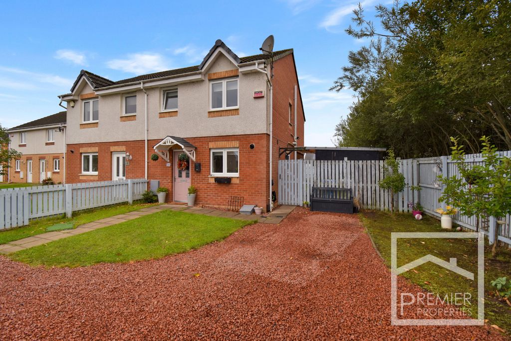 Property photo 1 of 17 A Well Presented Three Bedroom Semi-Detached House
