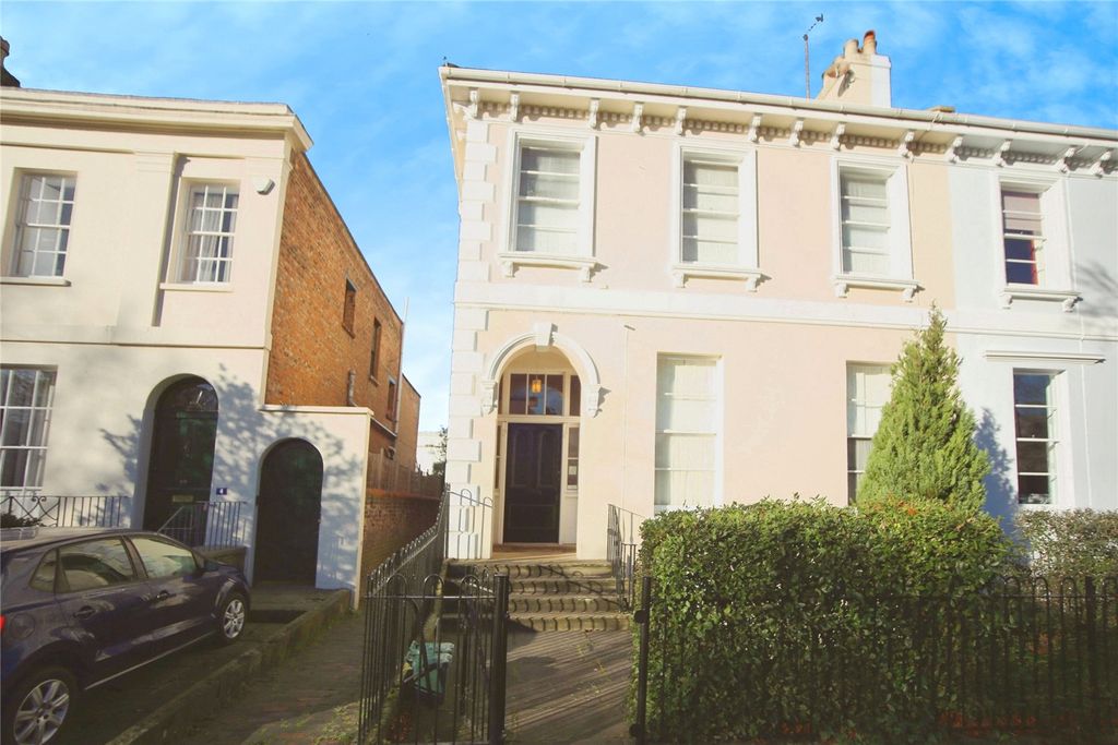 Property photo 2 of 5 Picture No. 08