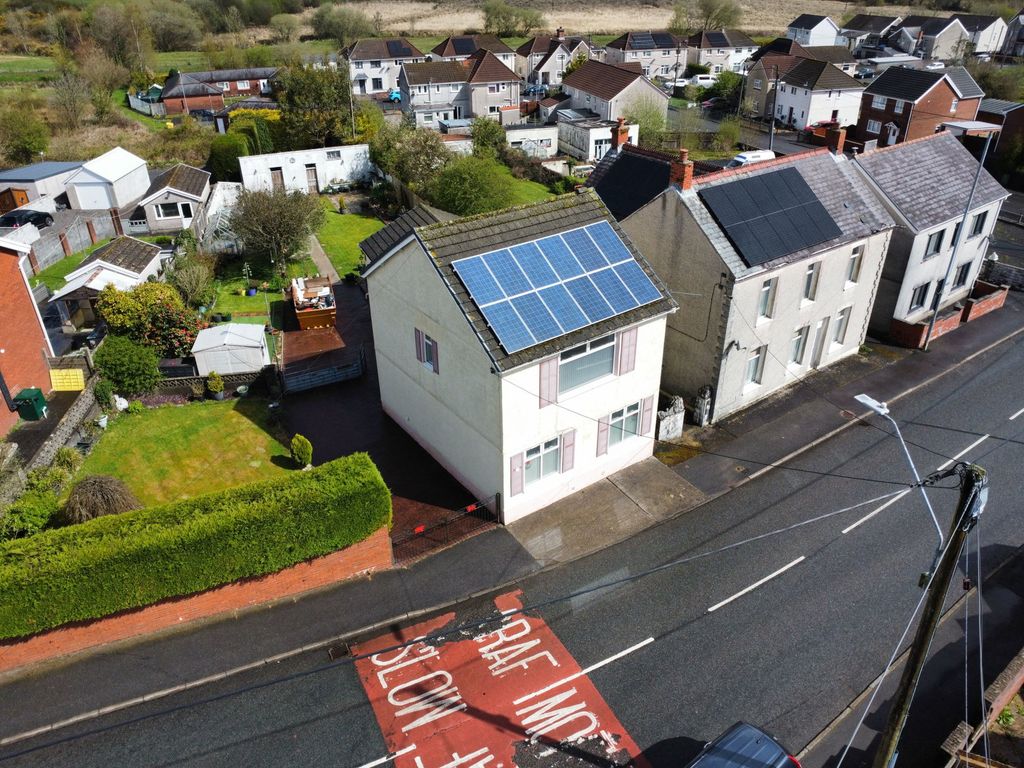 Property photo 1 of 32