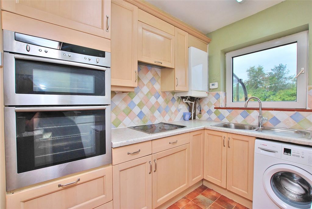 Property photo 2 of 12 Picture No. 15