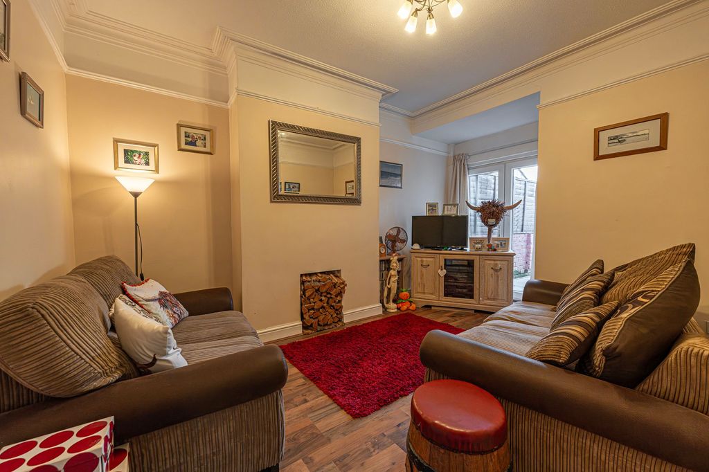 Property photo 3 of 30