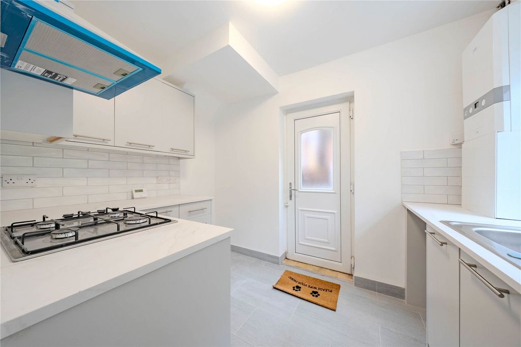 Property photo 2 of 17 Picture No. 21