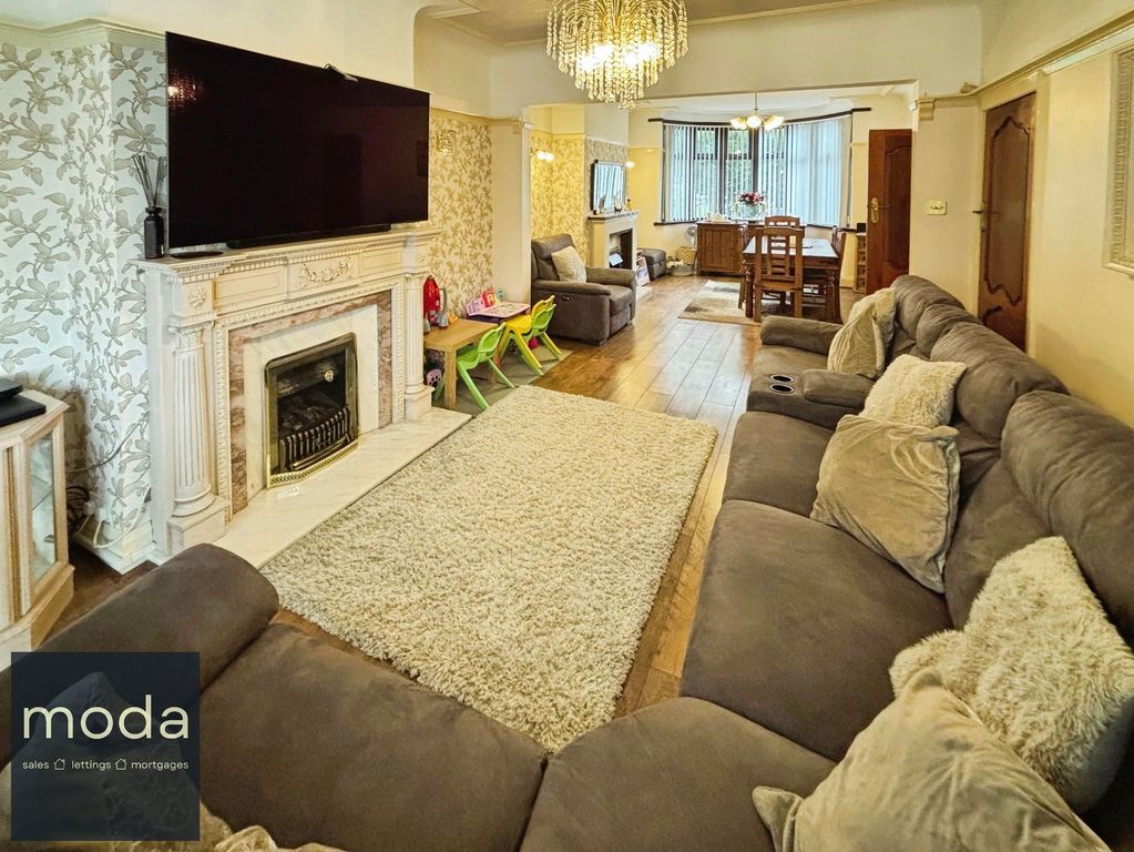 Property photo 3 of 33