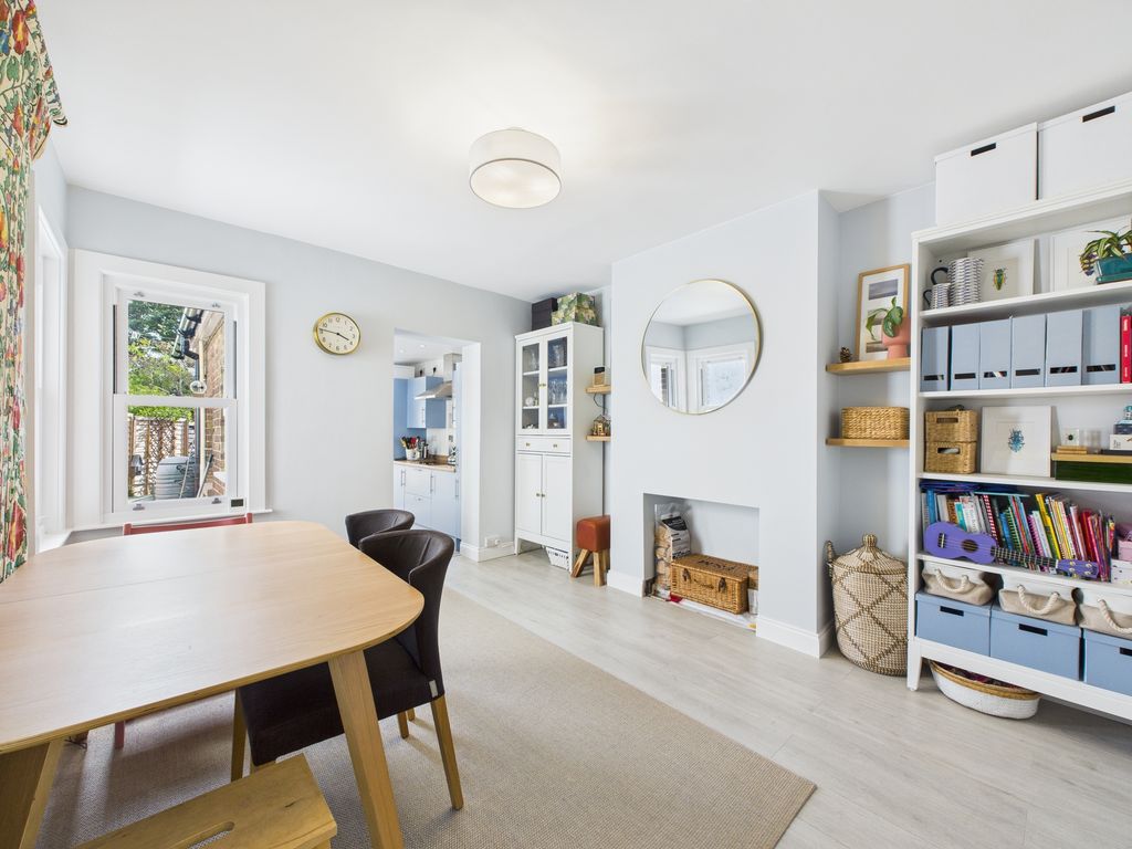 Property photo 3 of 19 Image