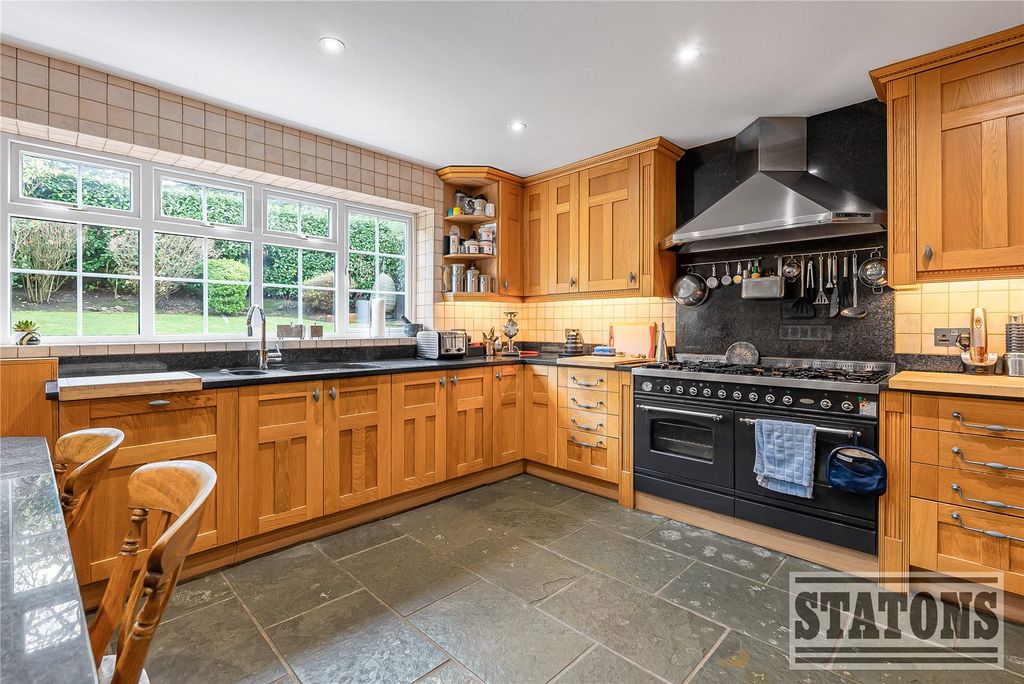 Property photo 3 of 27 Picture No. 05