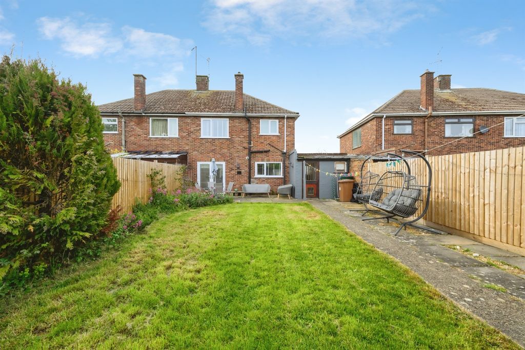 Property photo 3 of 10