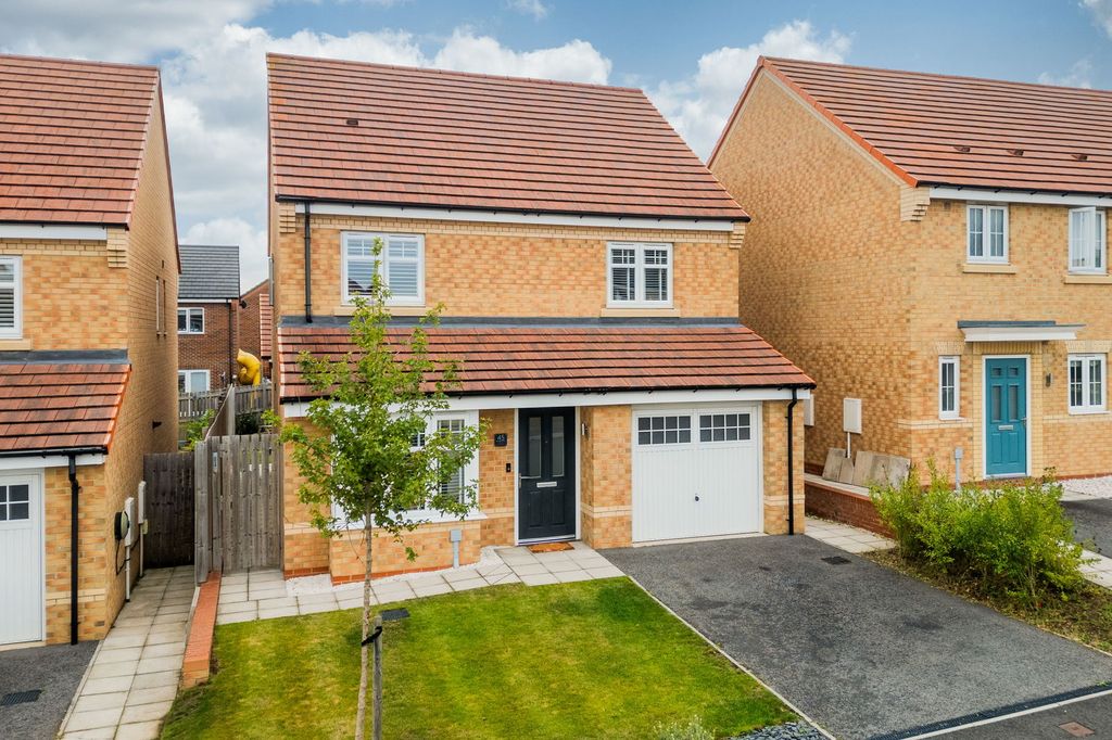 Property photo 1 of 32