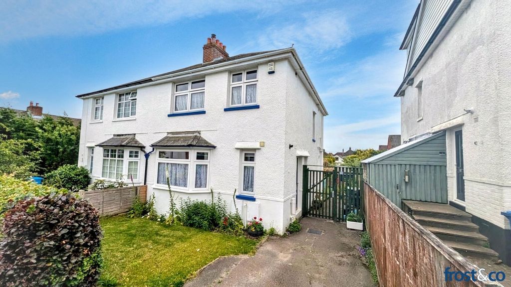 Property photo 1 of 17 Mansfield Road