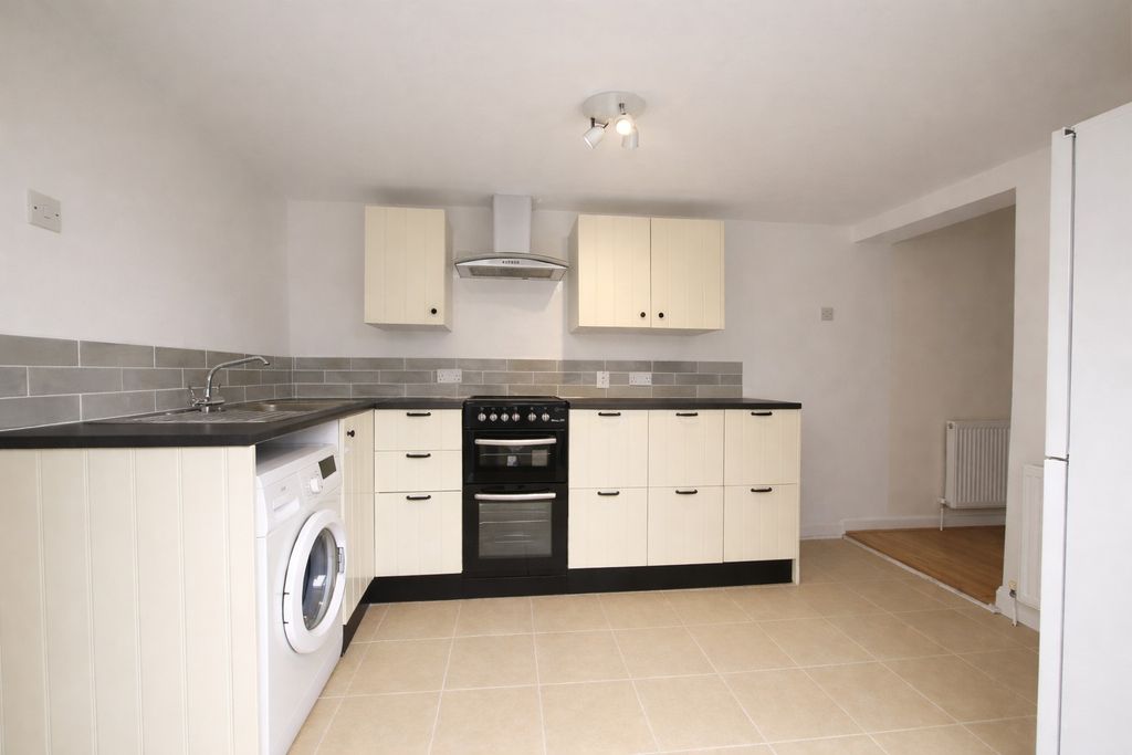 Property photo 1 of 9 4854900